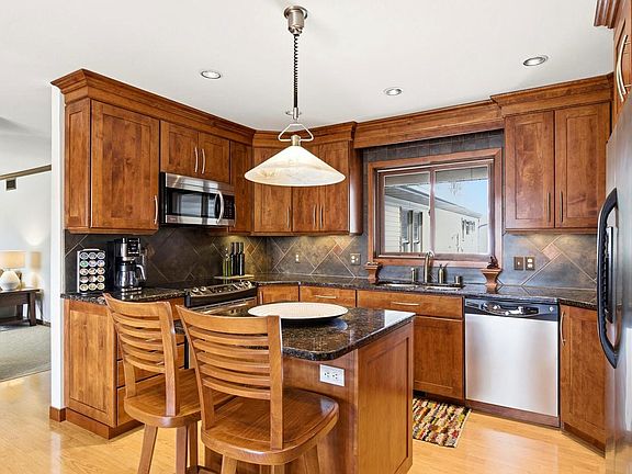 2nd image of 2460 Spring Rose Circle