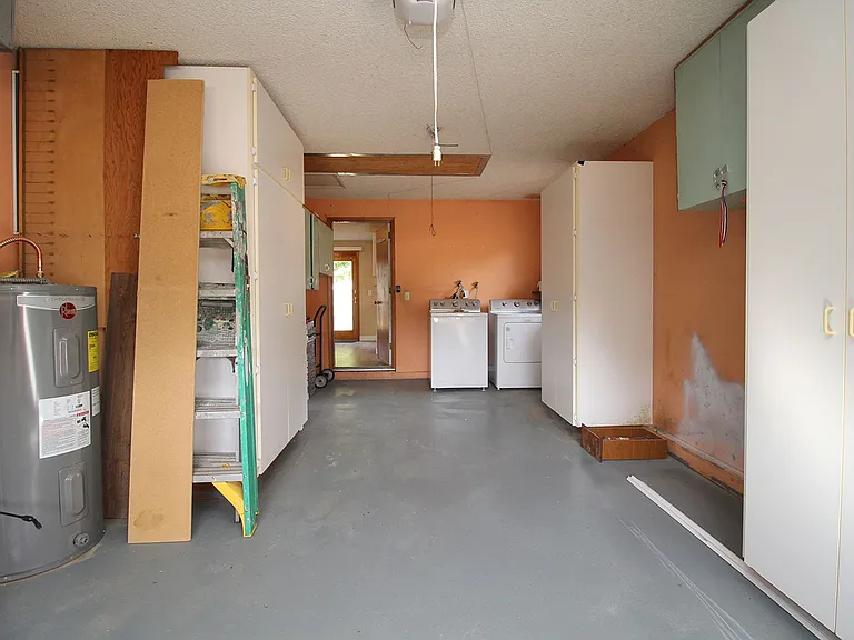 5536 SE Harlow St — Photo 22