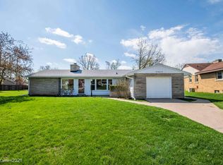 202 W Ridgemont Rd, Peoria, IL 61614