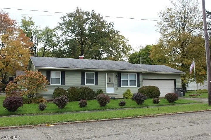 1823 Canfield Rd photo 1