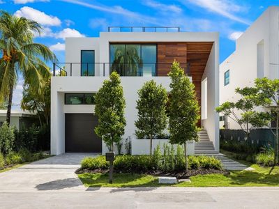 1098 N Venetian Dr, Miami Beach, FL, 33139