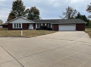 911 S Parkview Dr, Perryville, MO 63775
