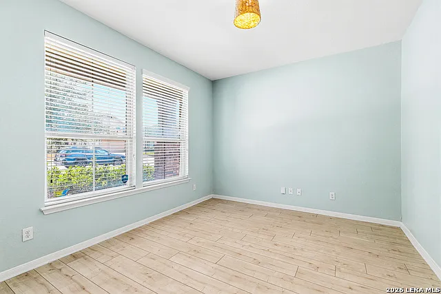 4 bed, 3.5 bath, 2666 sqft, $2,500 — Photo 4