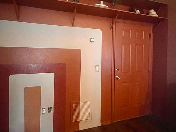 Sedona colored mural wall in the living room.