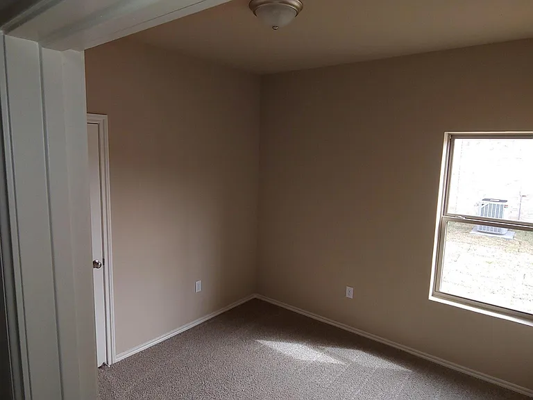 308 Breaux Ln — Photo 5