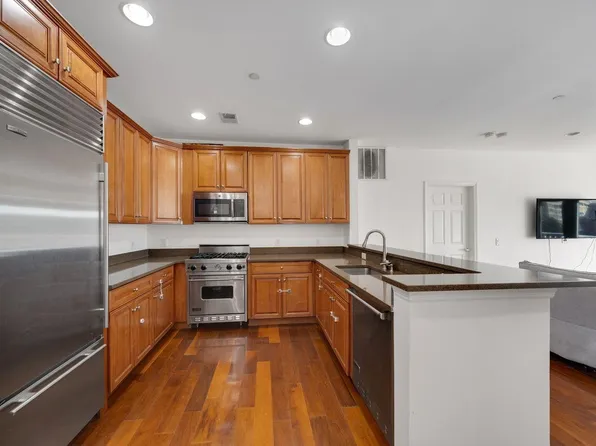 7400 River Road image 5 of 31