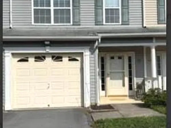39 Sophie Ln, Bunker Hill, WV 25413