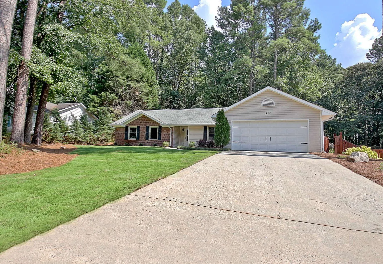 4 bed, 2.0 bath, 1635 sqft, $2,750 — Photo 2