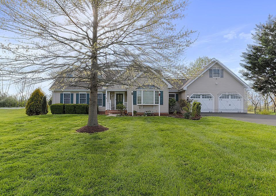 1st image of 427 Uvilla Estates Dr