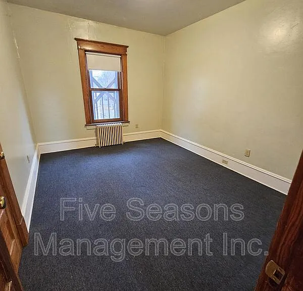 40 Monroe St — Photo 7