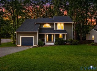 14401 Woods Walk Ln, Midlothian, VA 23112