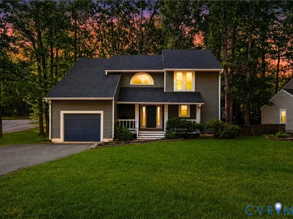 14401 Woods Walk Ln, Midlothian, VA 23112