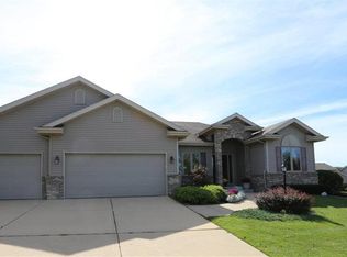 6817 Bluff Point Dr, Madison, WI 53718