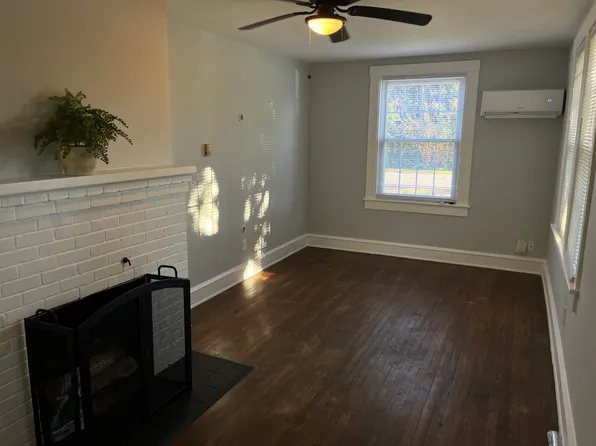 36 Apple Ave, Hampton, VA 23661