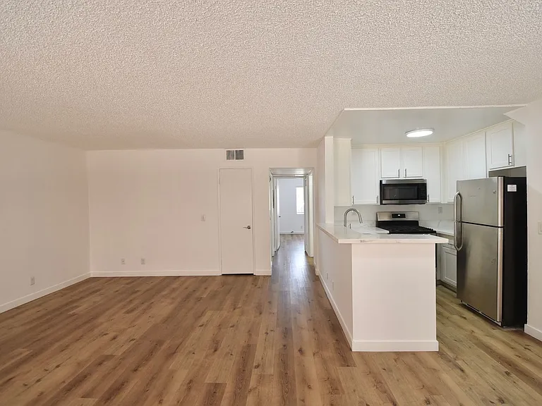 21350 — Photo 7