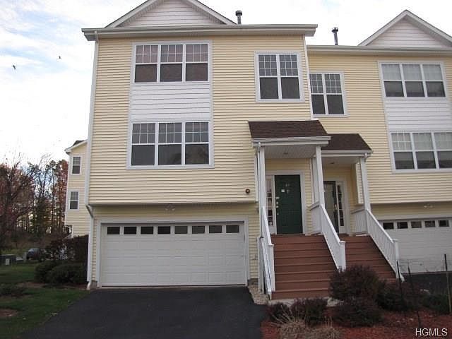1st image of 83 Woodlake Dr
