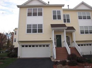 83 Woodlake Dr, Middletown, NY 10940