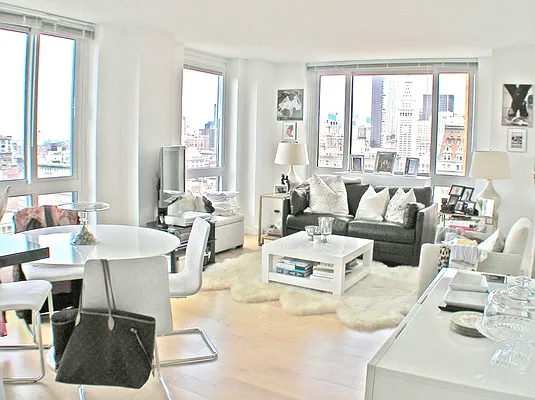 Rented by R New York | media 10