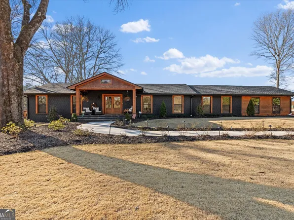 109 Briarwood Dr, Carrollton, GA 30117