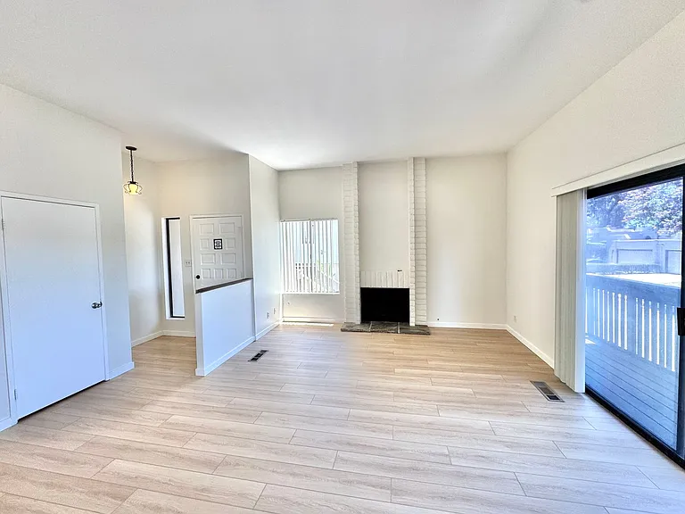 6664 Reservoir Ln — Photo 9