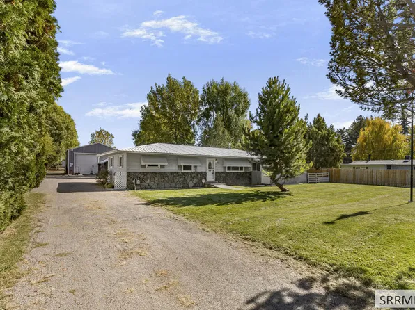 902 W Harmony Dr, Blackfoot, ID 83221