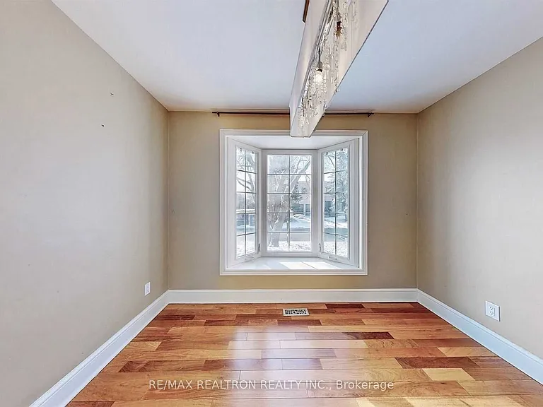 2 Callahan Rd — Photo 8