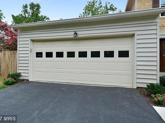 3rd image of 7 Bouldercrest Ct