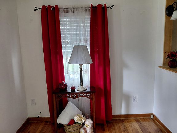 5th image of 407 S Wood St