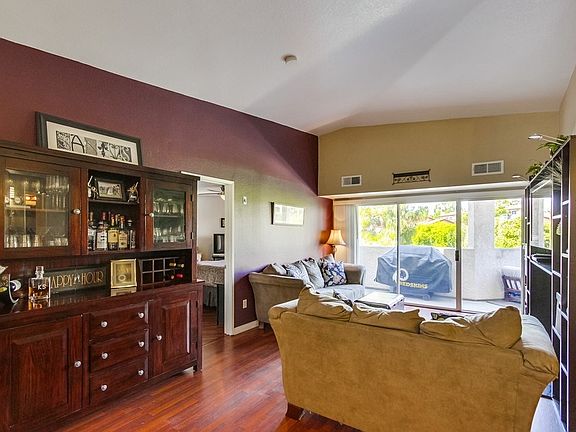 4th image of 7043 Camino Degrazia Unit 200