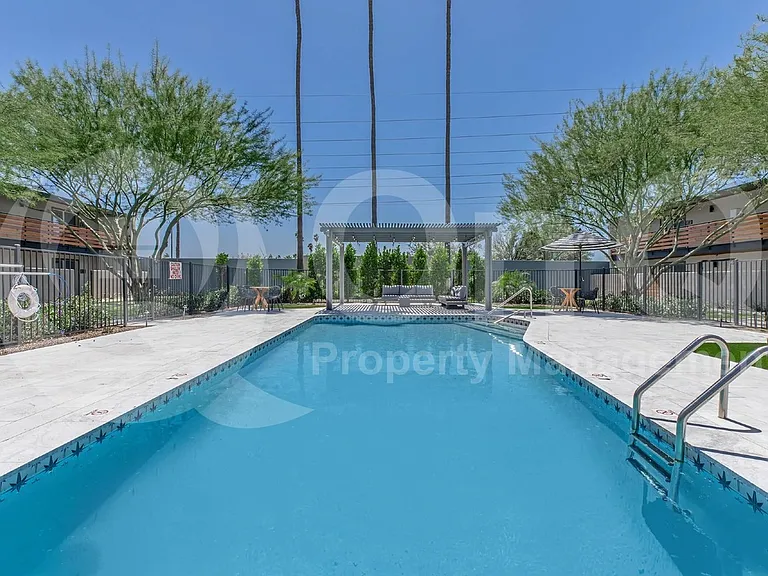 1840 W Thomas Rd #21 — Photo 14