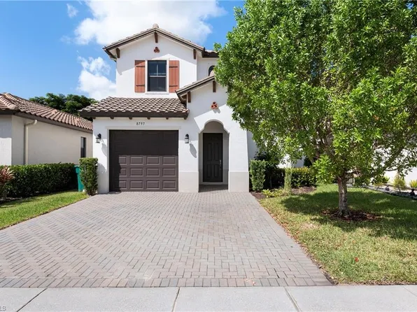 8797 Madrid CIR, NAPLES, FL 34104