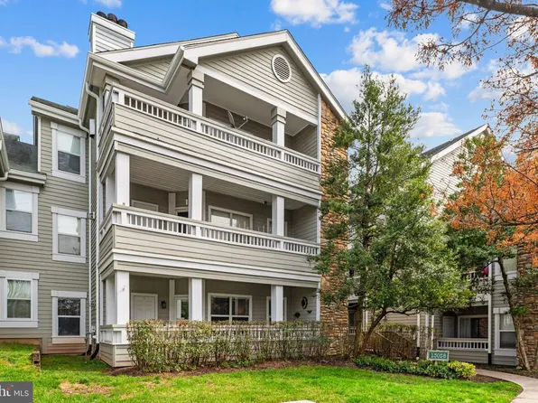 13058 Autumn Woods Way APT 105, Fairfax, VA 22033