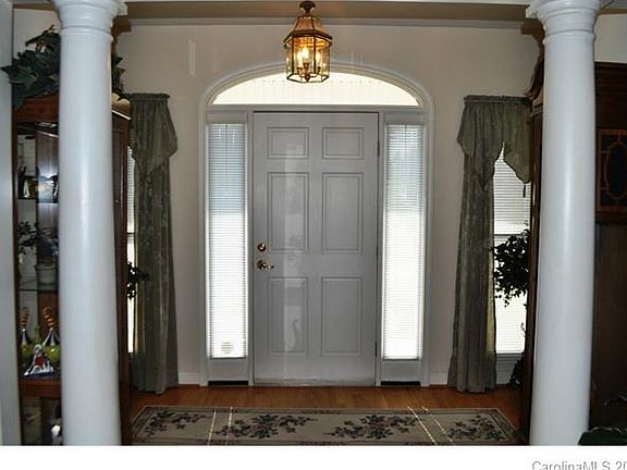 4th image of 421 Thistle Ln