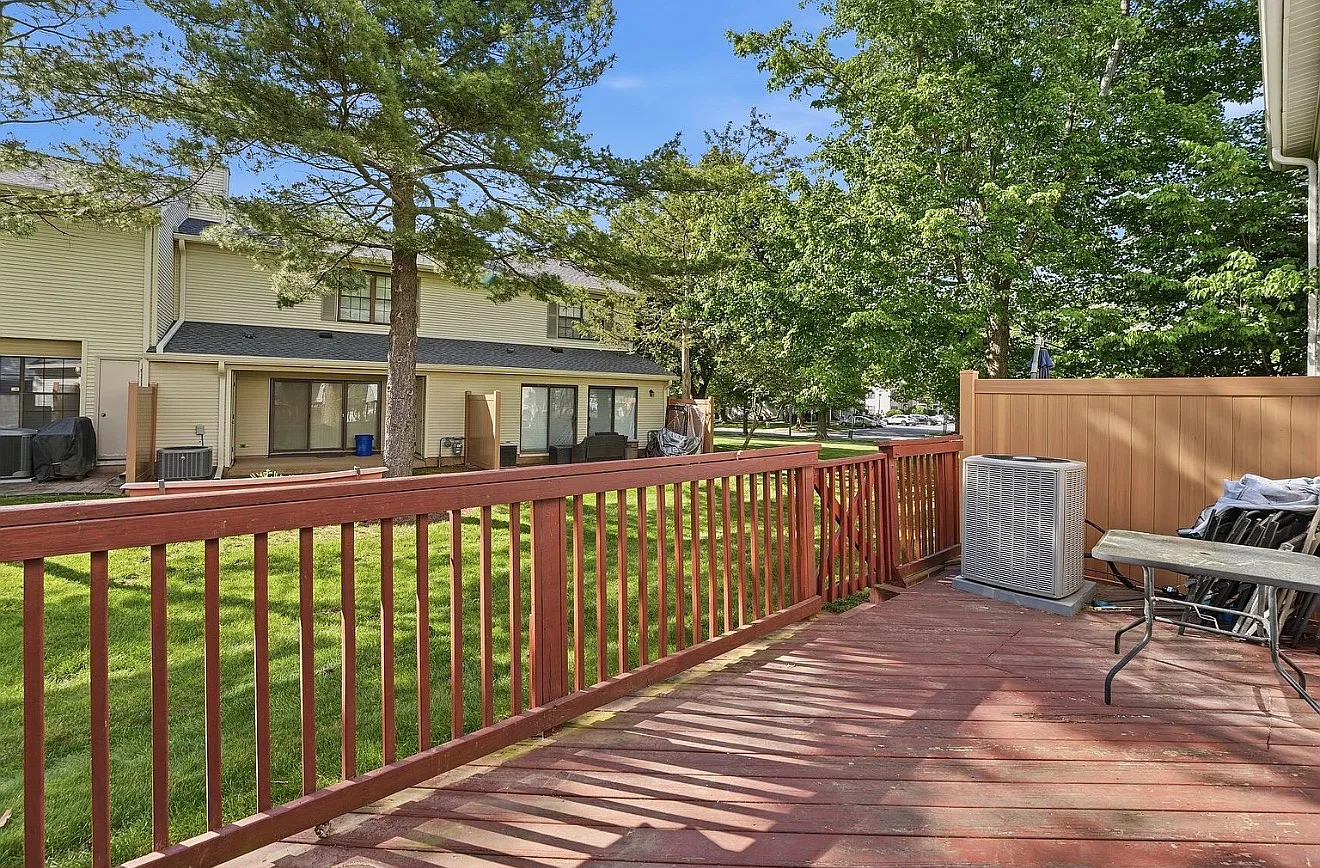 3 bed, 284 sqft, $1,500 — Photo 2