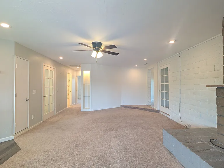 1514 N Elaine Way — Photo 11