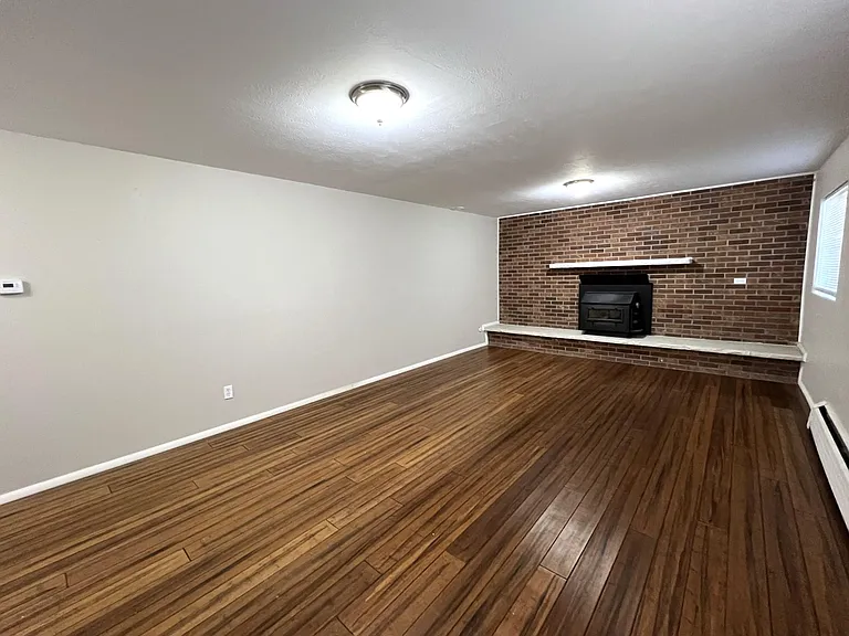 5858 Pierson St — Photo 25