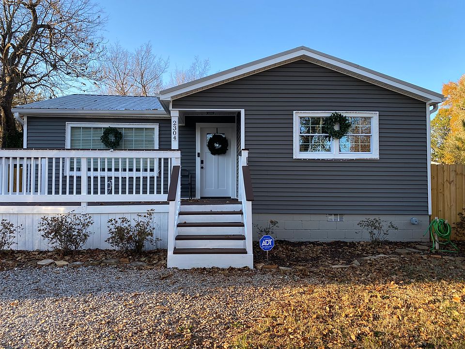 2nd image of 2304 Cardinal Ave NW