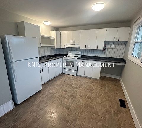 2nd image of 164 Morland Ave #2