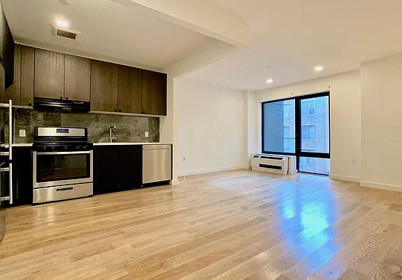 Rented by Zjama Realty Corp | media 50