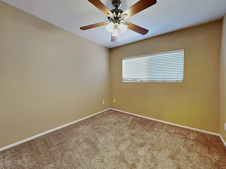 5209 W Sandra Ter — Photo 2