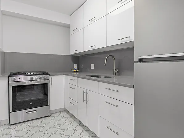 251 East 51st Street image 2 of 7