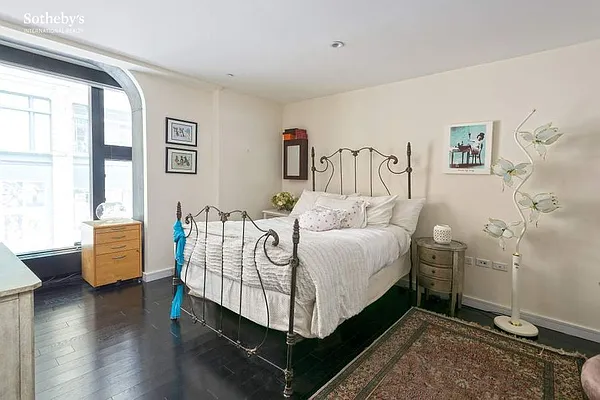 Rented by Sotheby's International Realty | media 12