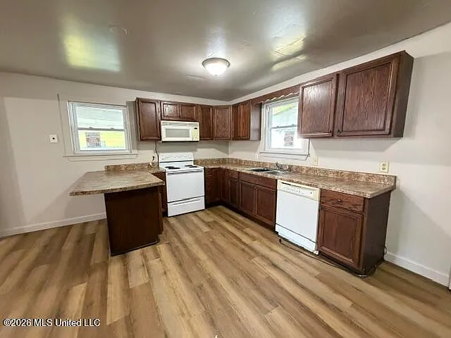 2203 26th St — Photo 6