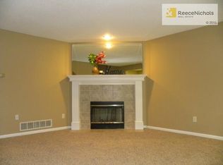 6065 NE Moonstone Dr #23B, Lees Summit, MO 64064