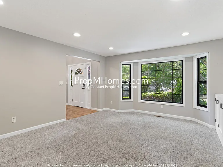 12200 SW 128th Ave — Photo 3
