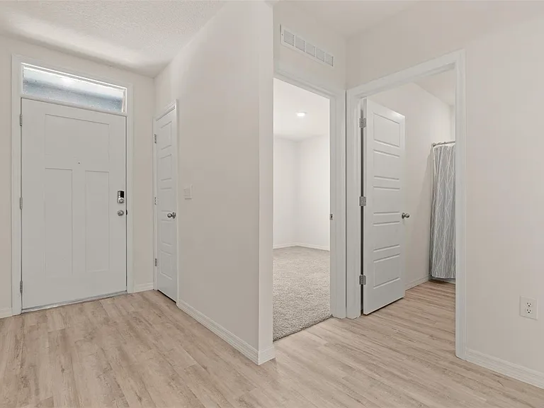 1078 Clay Blvd — Photo 15