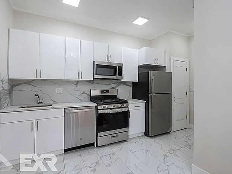 647 Courtlandt Ave #1 — Photo 1