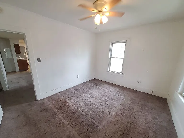 467 Northampton St — Photo 4
