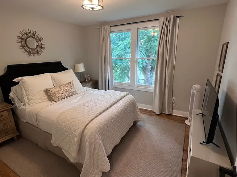 4205B Elkins Ave — Photo 4
