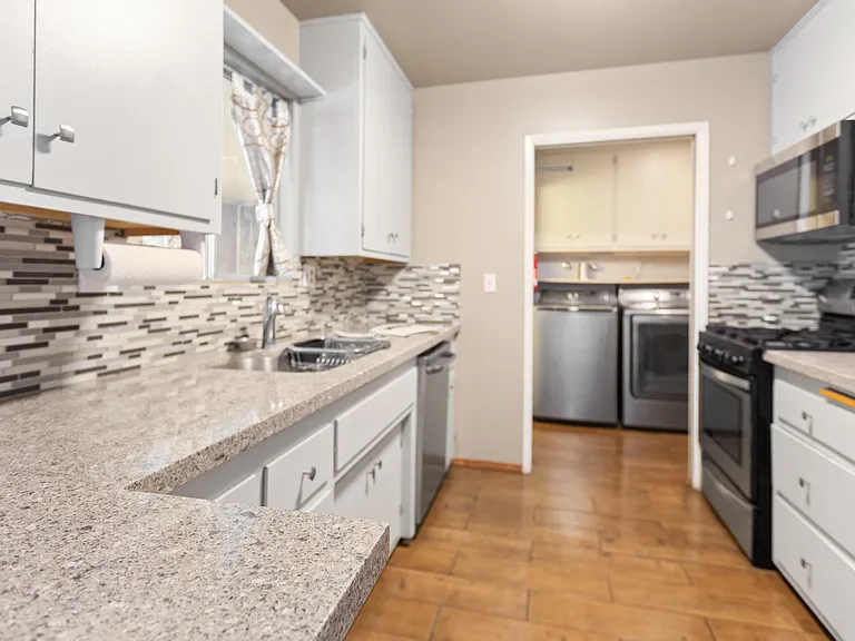 5203 Desert View Dr — Photo 14